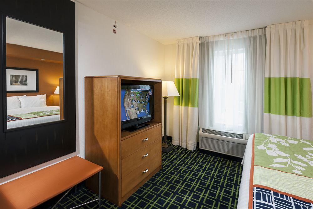 Fairfield Inn & Suites By Marriott Brunswick Freeport Room photo